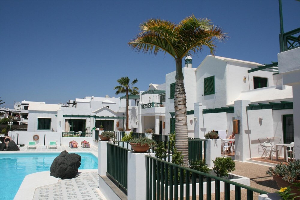 Las Acacias Apartments 24/32