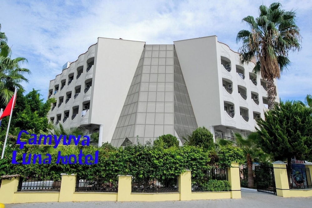 Larissa Inn 10/50