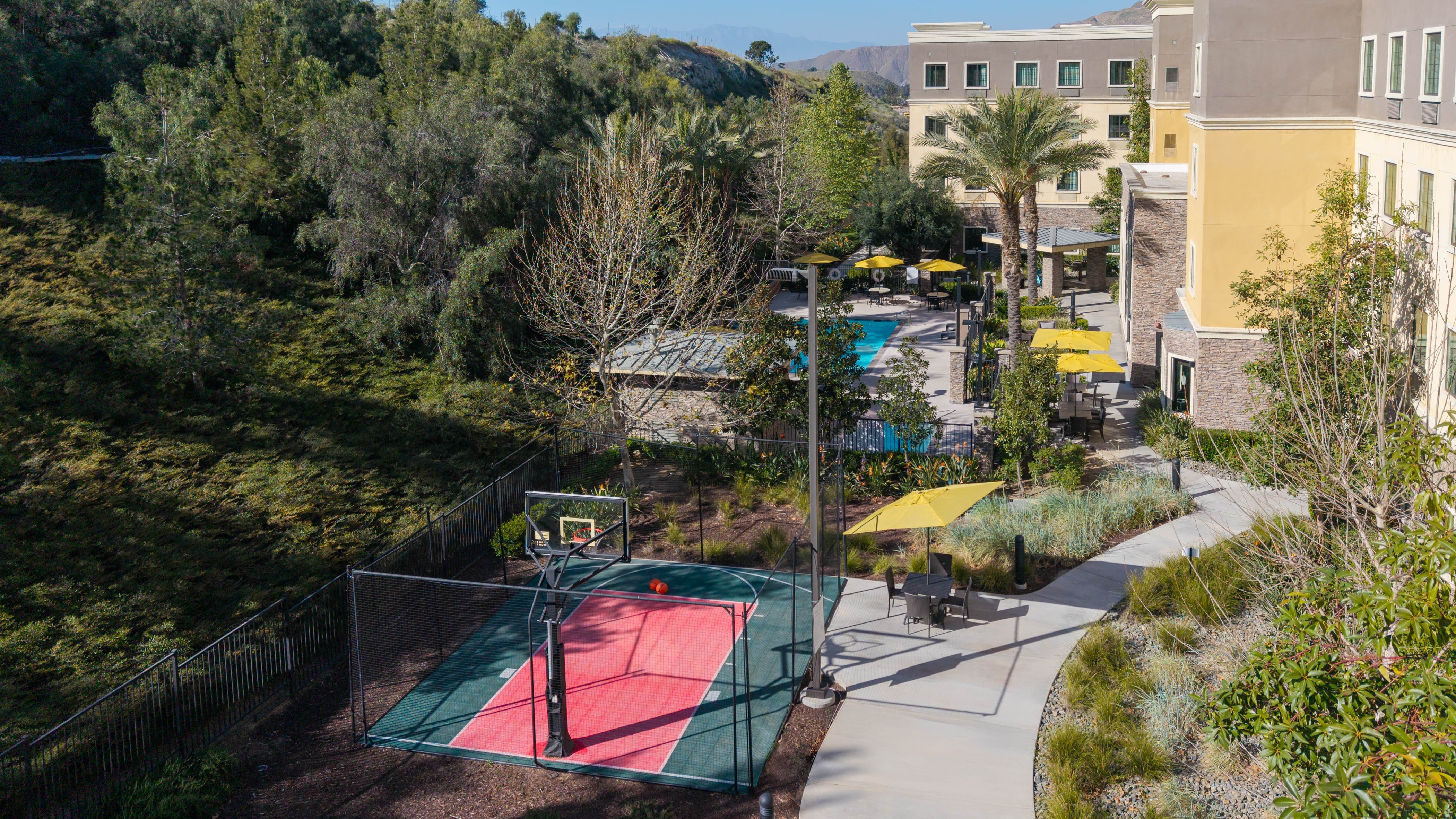 Staybridge Suites Corona South 18/45
