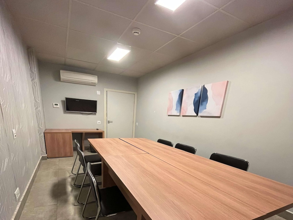 Ibis Catalao 57/62