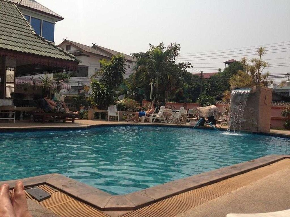 Hotel O Top North Guesthouse 8/32