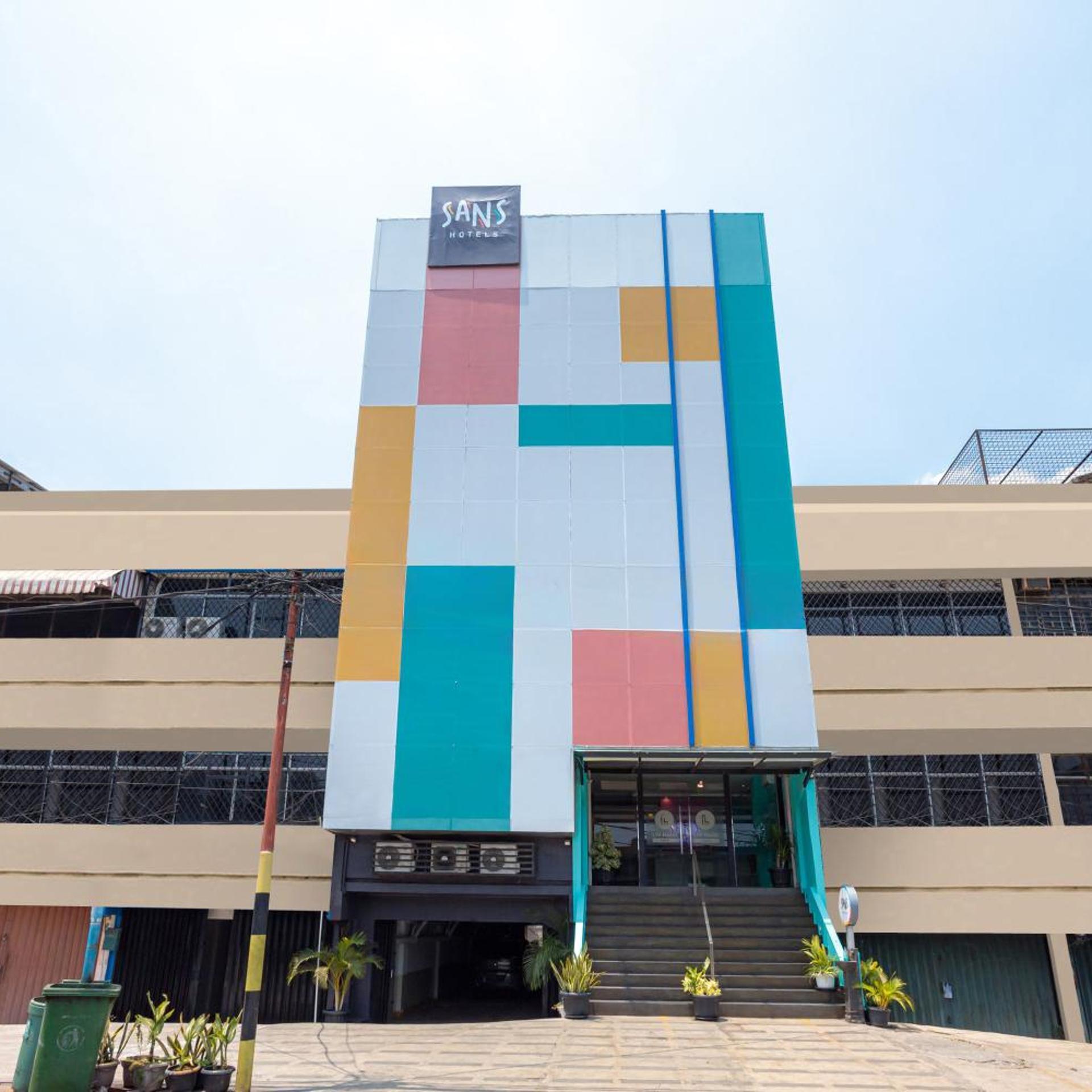 Hotel Sans Hotel Liv Ancol by RedDoorz 3/50