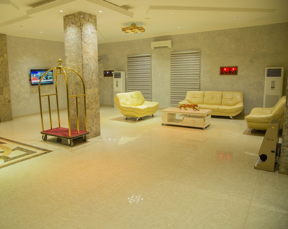 Maxbe Continental Hotel 33/33