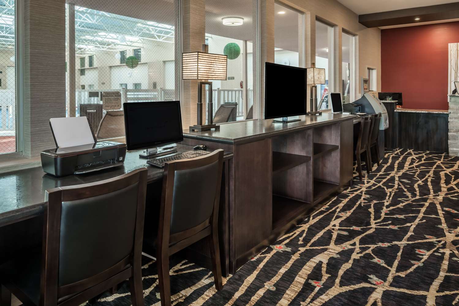 Ramada By Wyndham Grand Forks 27/40