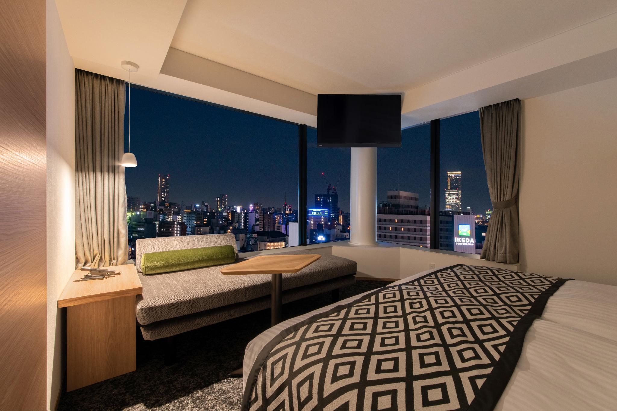 DELUXE, TWIN BEDS, WITH EXTRA BED