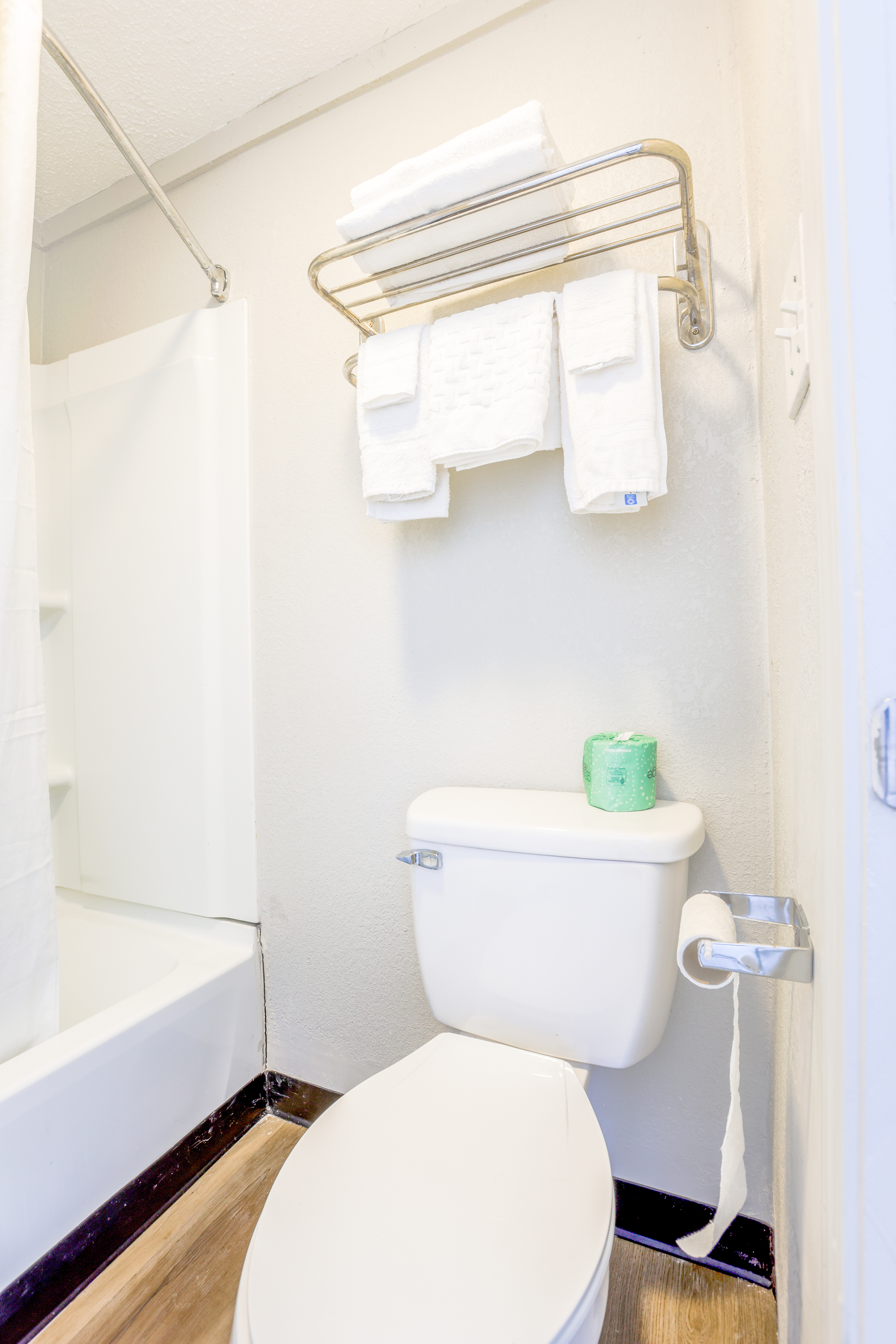 غرفة بسرير كينج لغير المدخنين، Cozy Garden Inn By OYO Hwy 40 Richmond 8/8