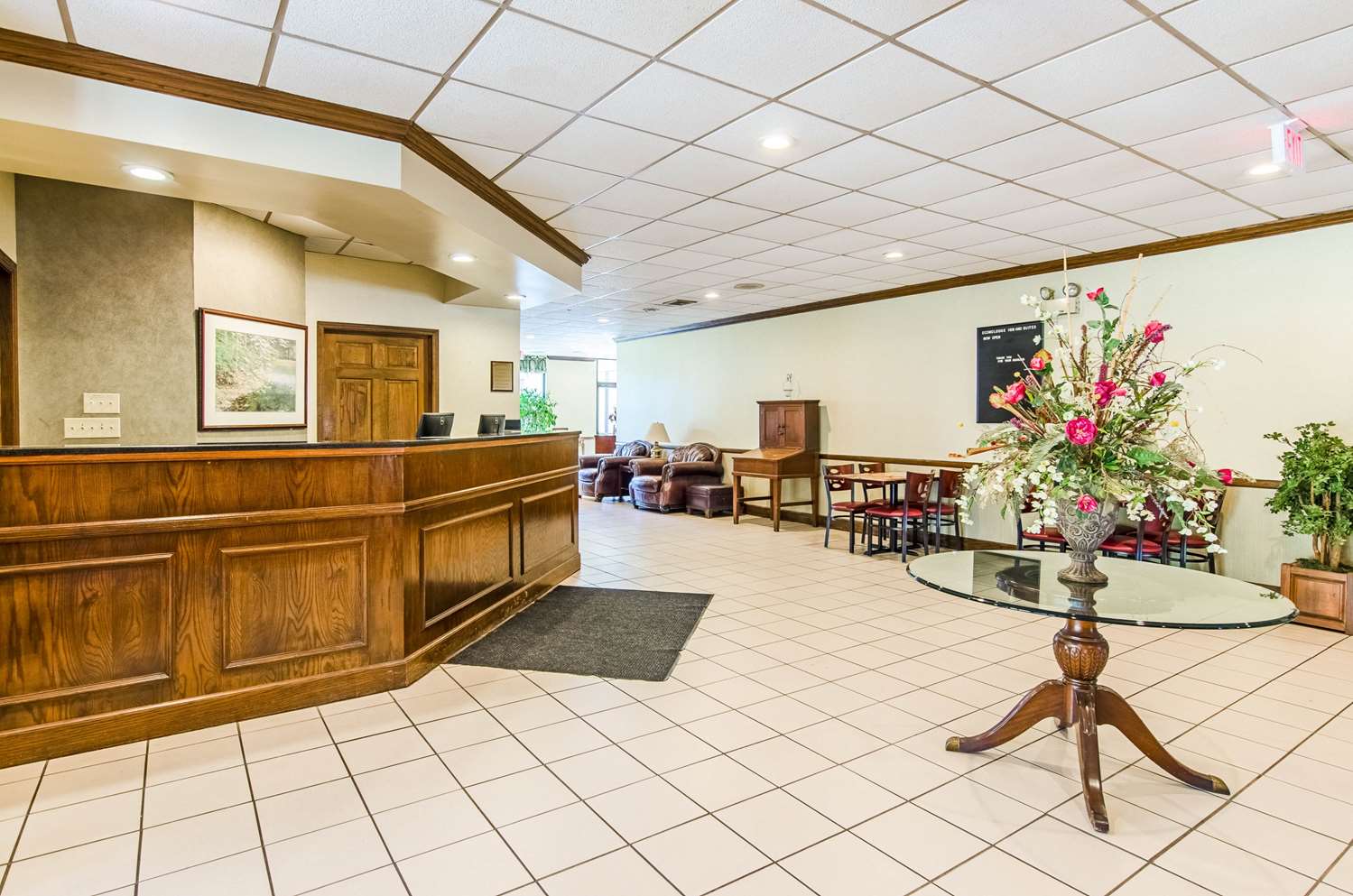 Econo Lodge Inn & Suites Norton - Wise South 4/44