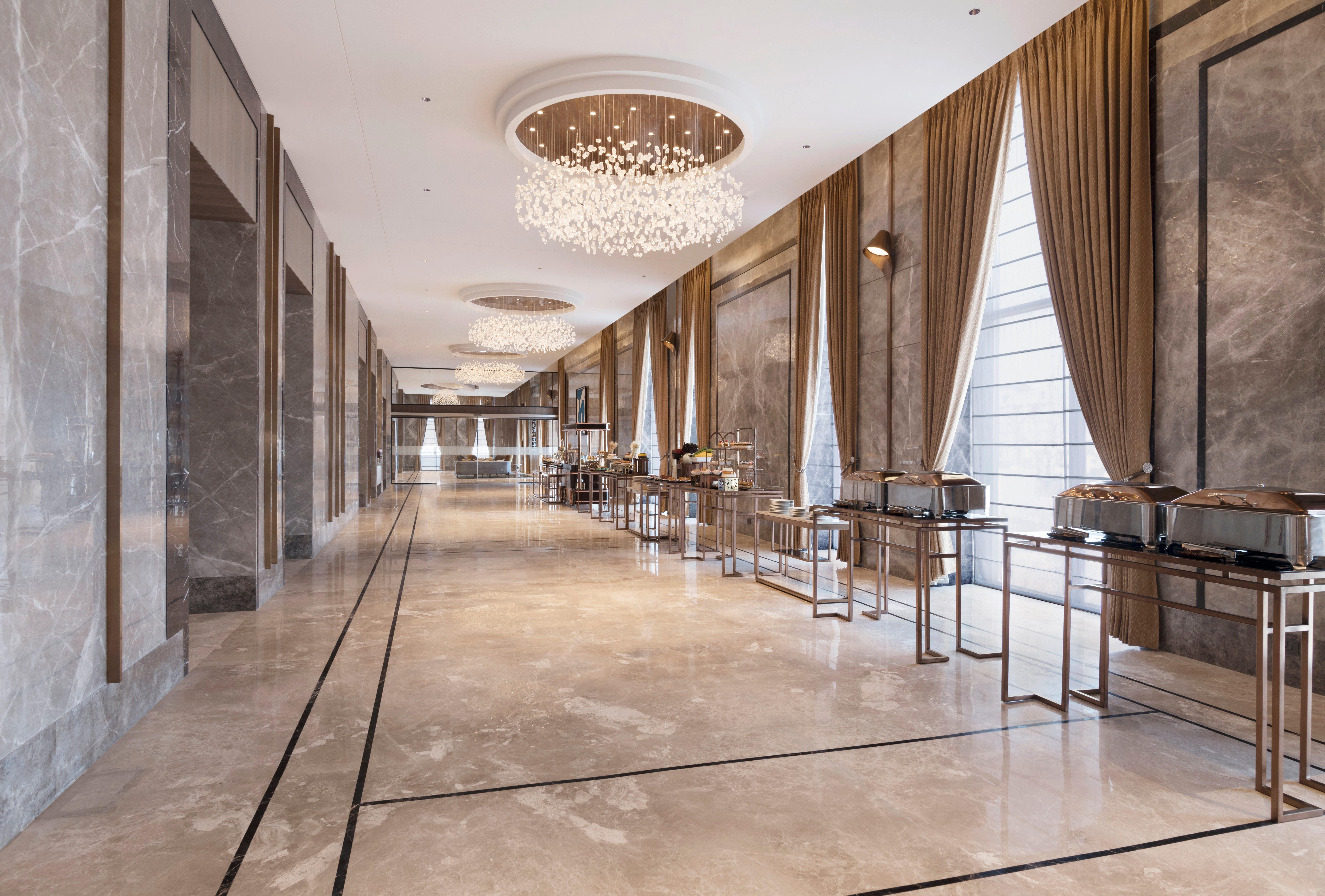 Crowne Plaza Lucknow 8/50
