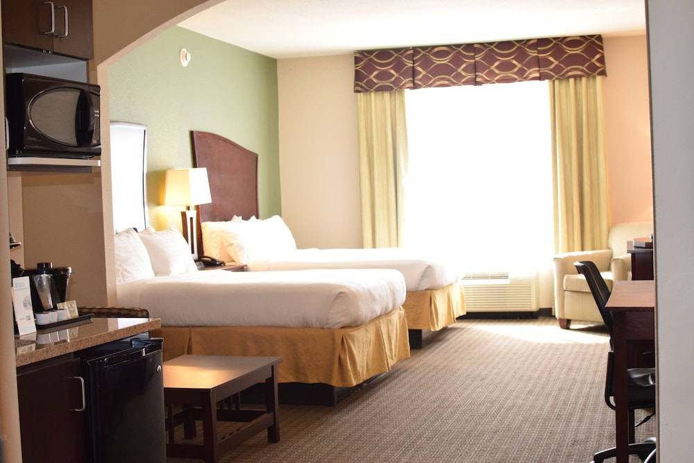 Holiday Inn Express Hotel And Suites Pratt 14/55