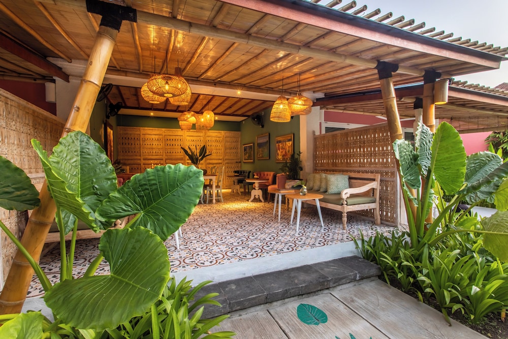 PinkPrivate Sanur - for Cool Adults Only 2/50