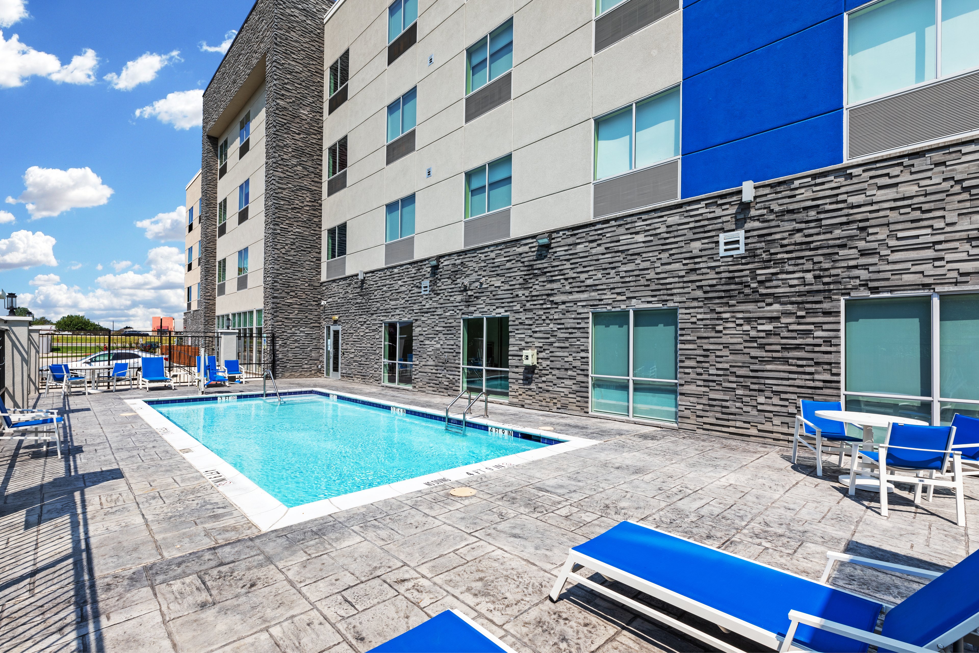 Holiday Inn Express And Suites Denton Sanger 3/34