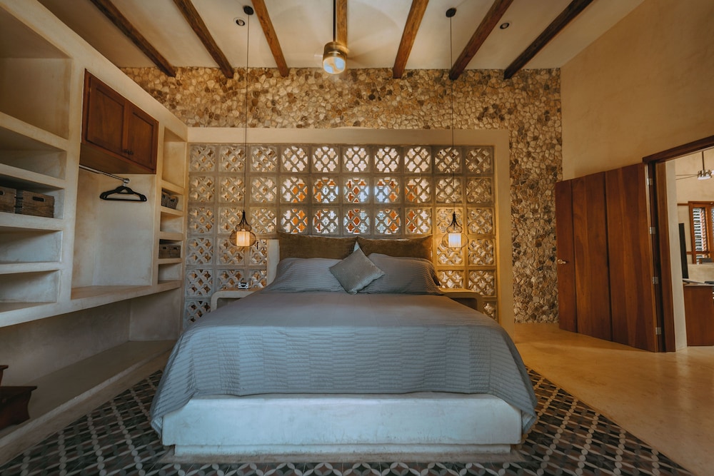 Design, House, 3 King Beds, 2 Sofa