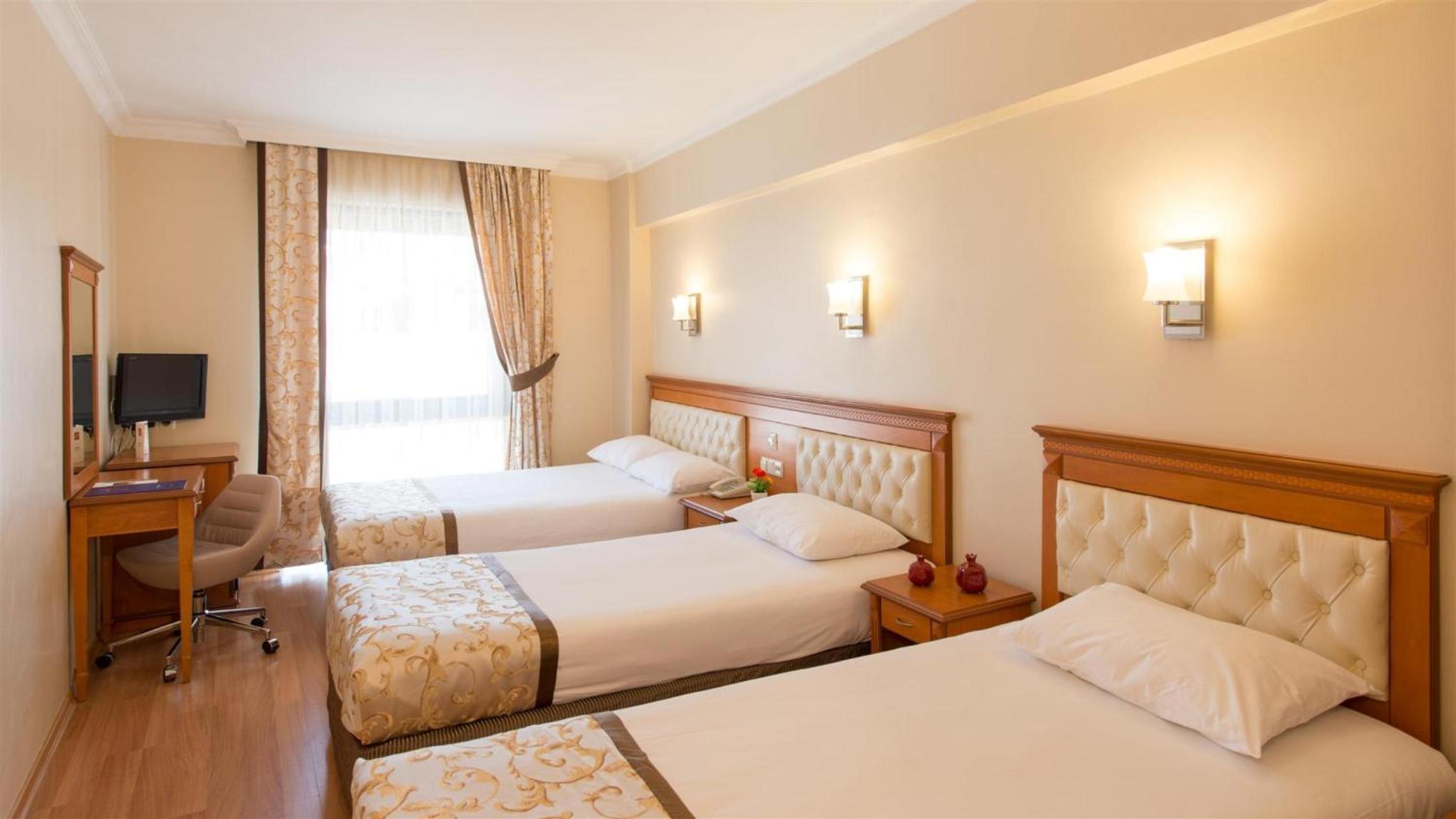 غرفة قياسية ثلاثية بسرير فردي، Prestige Hotel Old City 2/10