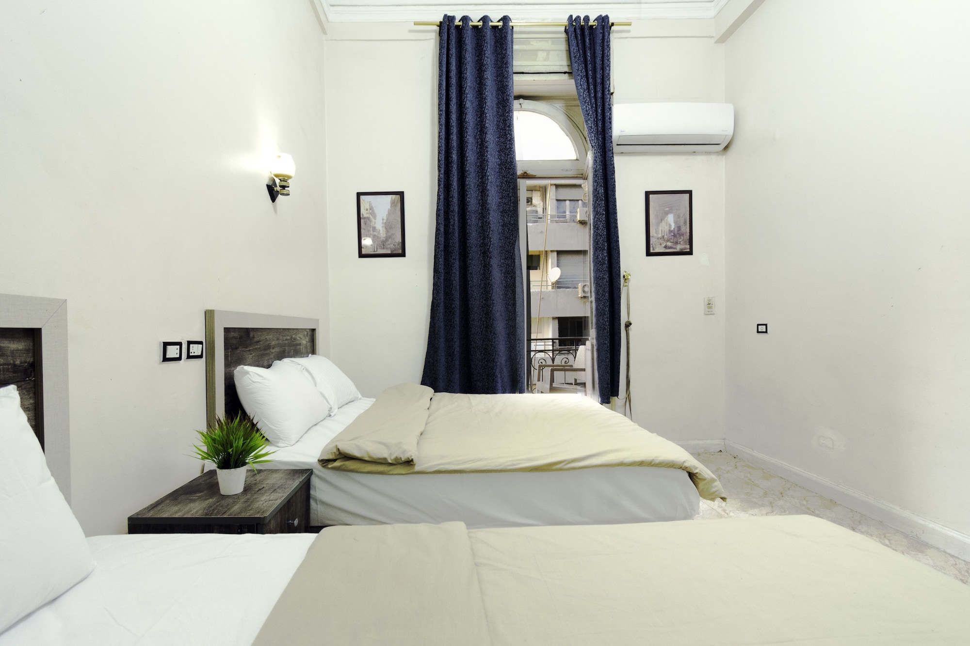 ROOM, TRIPLE, PRIVATE BATHROOM