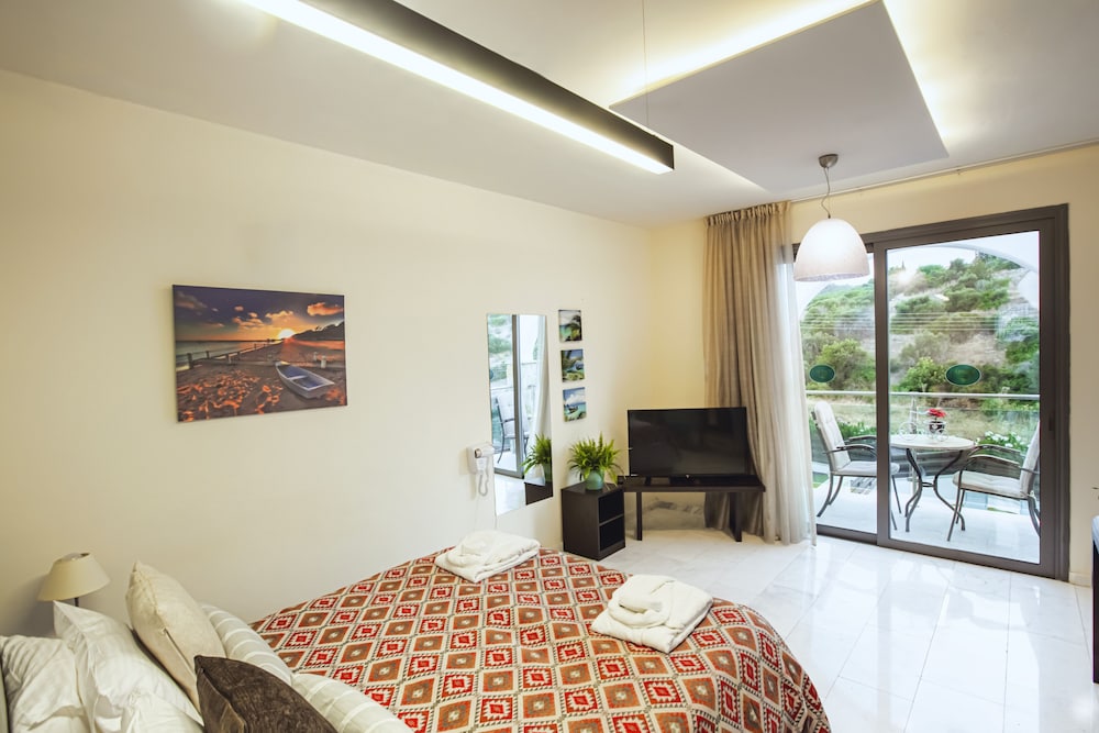 Latchi Escape Hotel and Suites 22/64