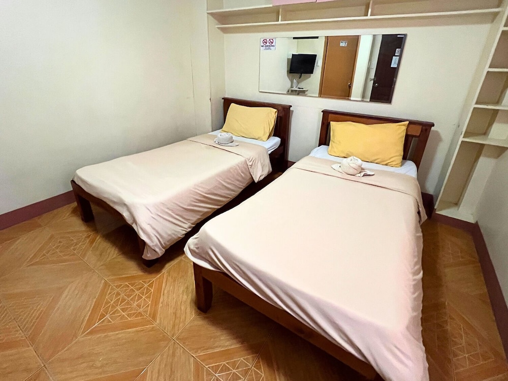 Manora Apartments And Guest House 22/66