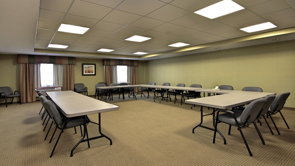 Holiday Inn Express Hotel Suites Defiance 50/52