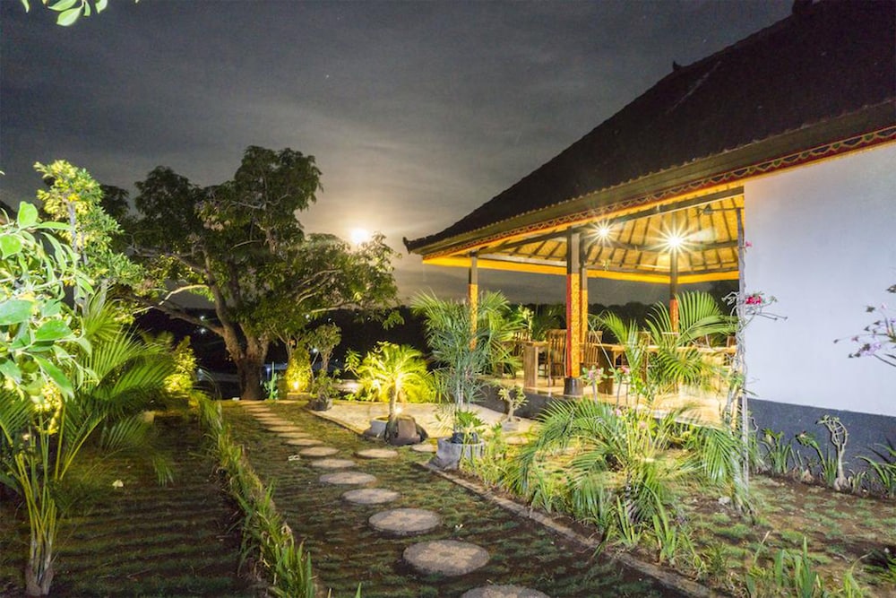 Sunrise Hut's Lembongan 10/54