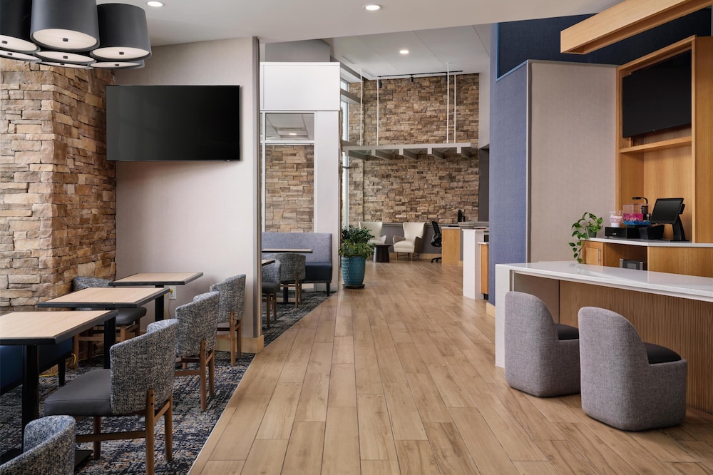 Hyatt Place Grand Rapids-South 54/67