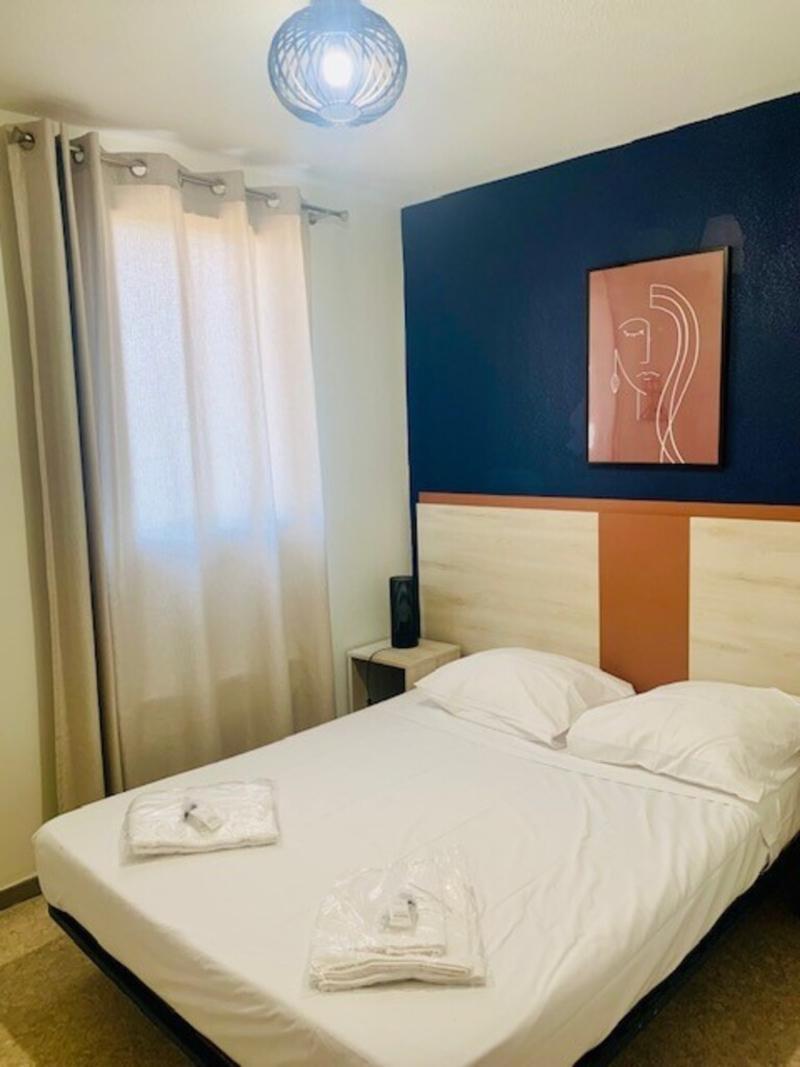 House, Twin Beds