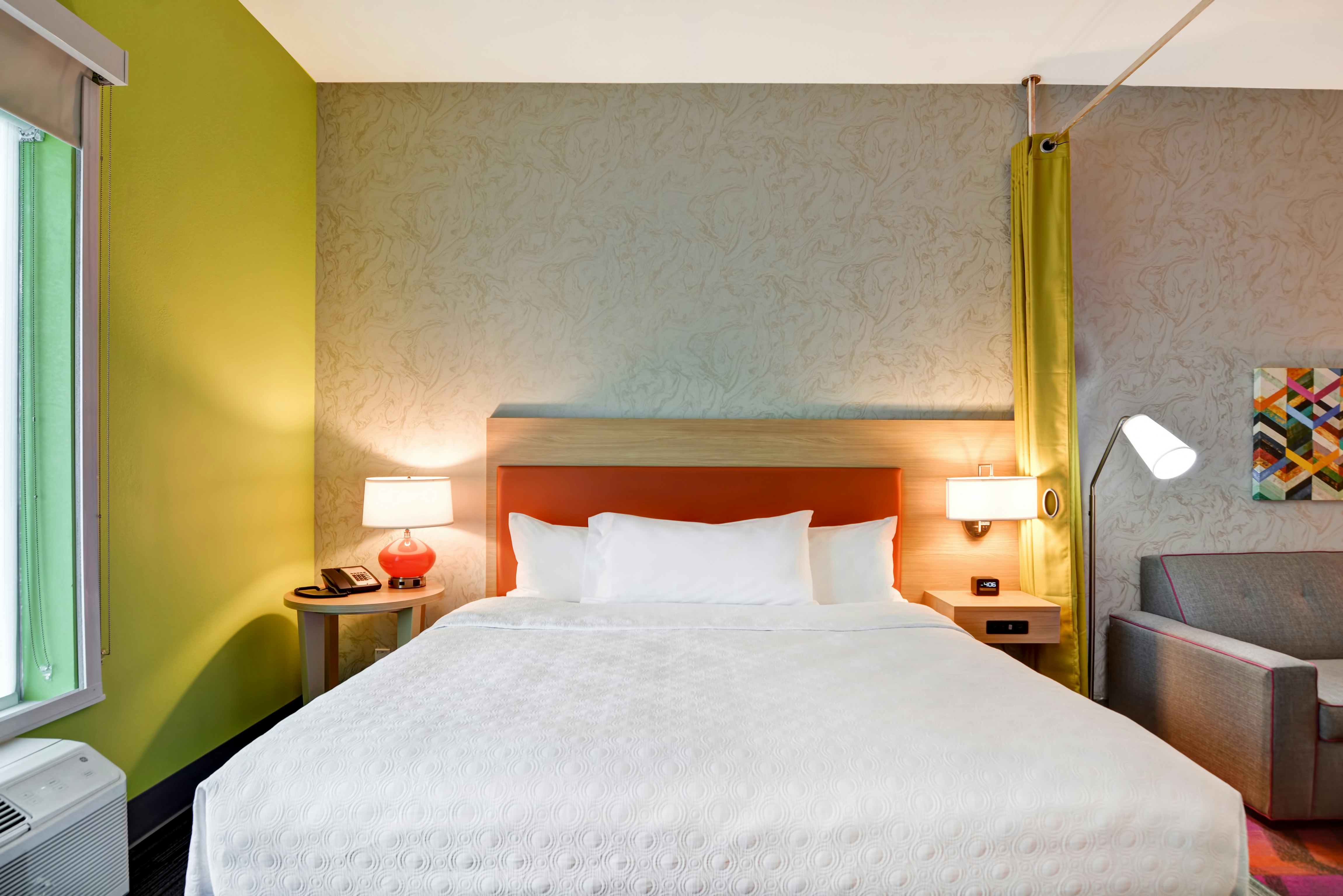 STUDIO, KING BED, ACCESSIBLE