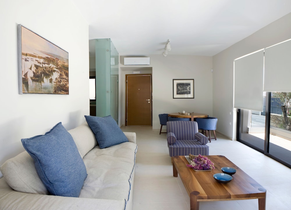 Aethrion Boutique Homes 27/50