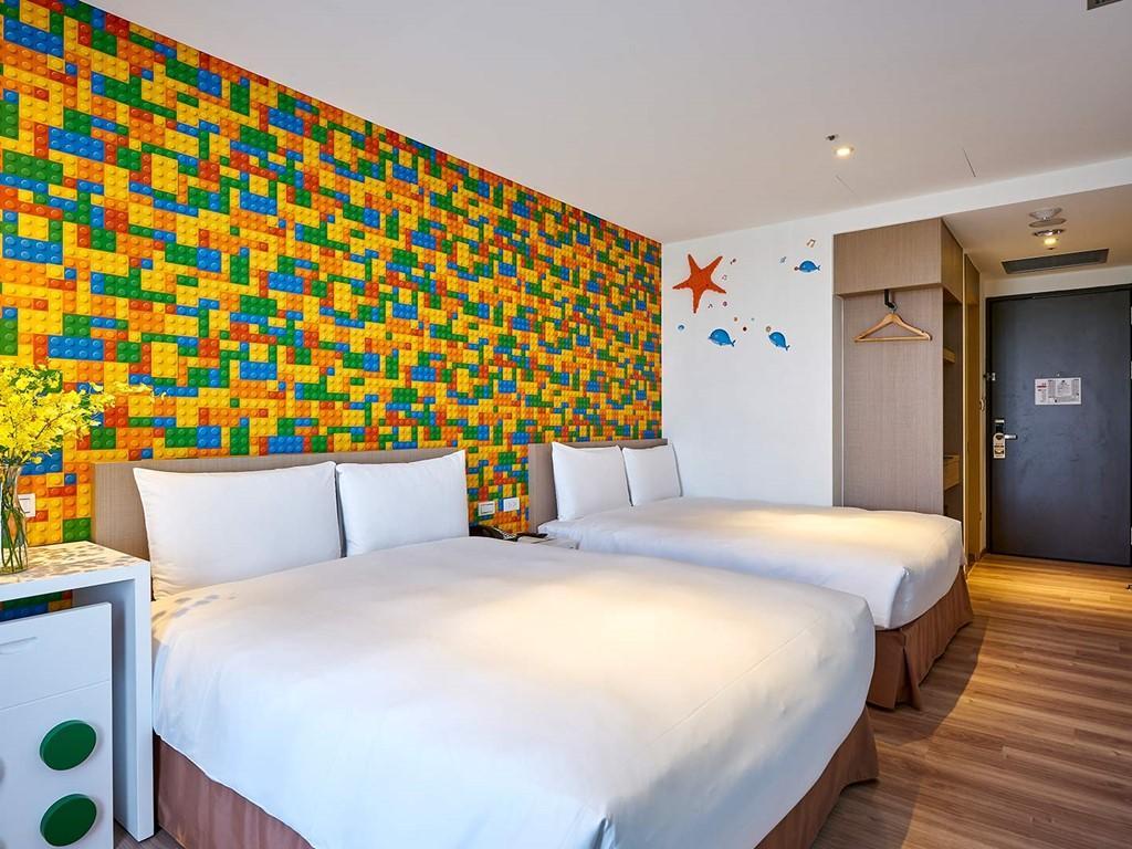 Semi Room, 2 Double Beds
