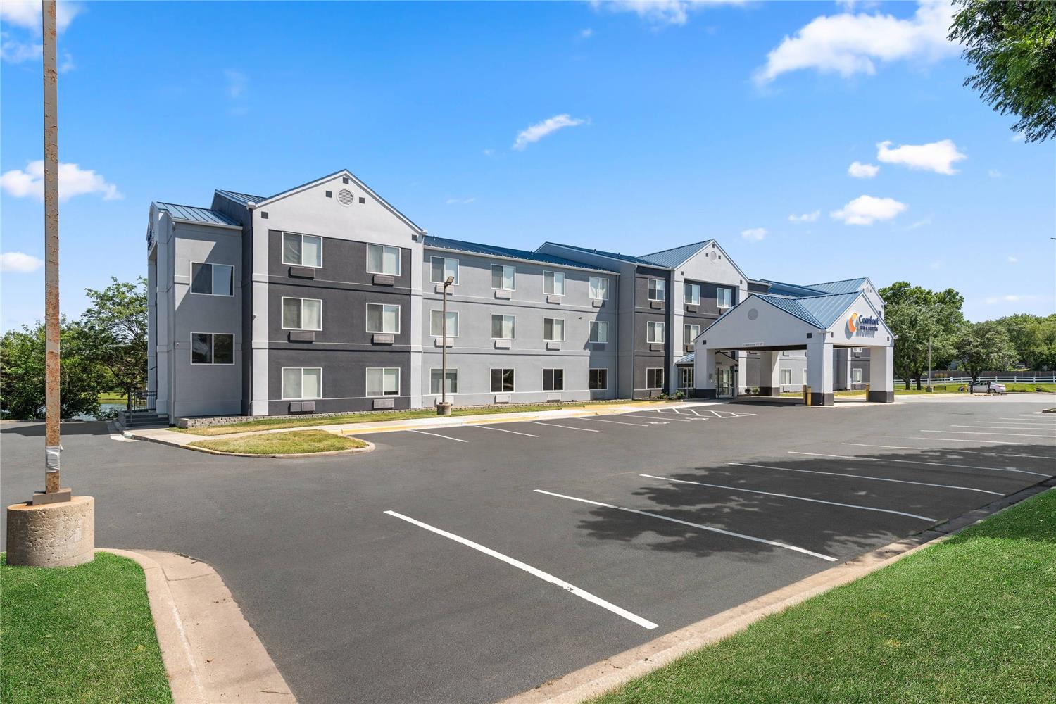 Comfort Inn & Suites Olathe - Kansas City 34/39
