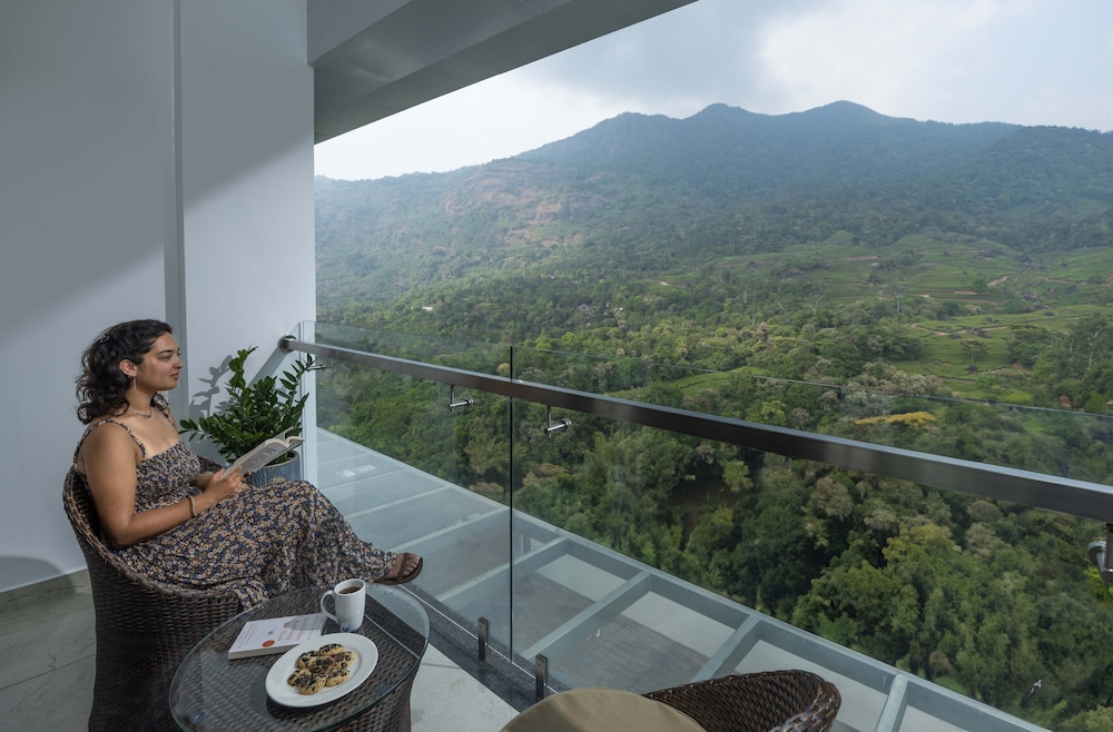 The Grand Cliff Resort Munnar 24/48