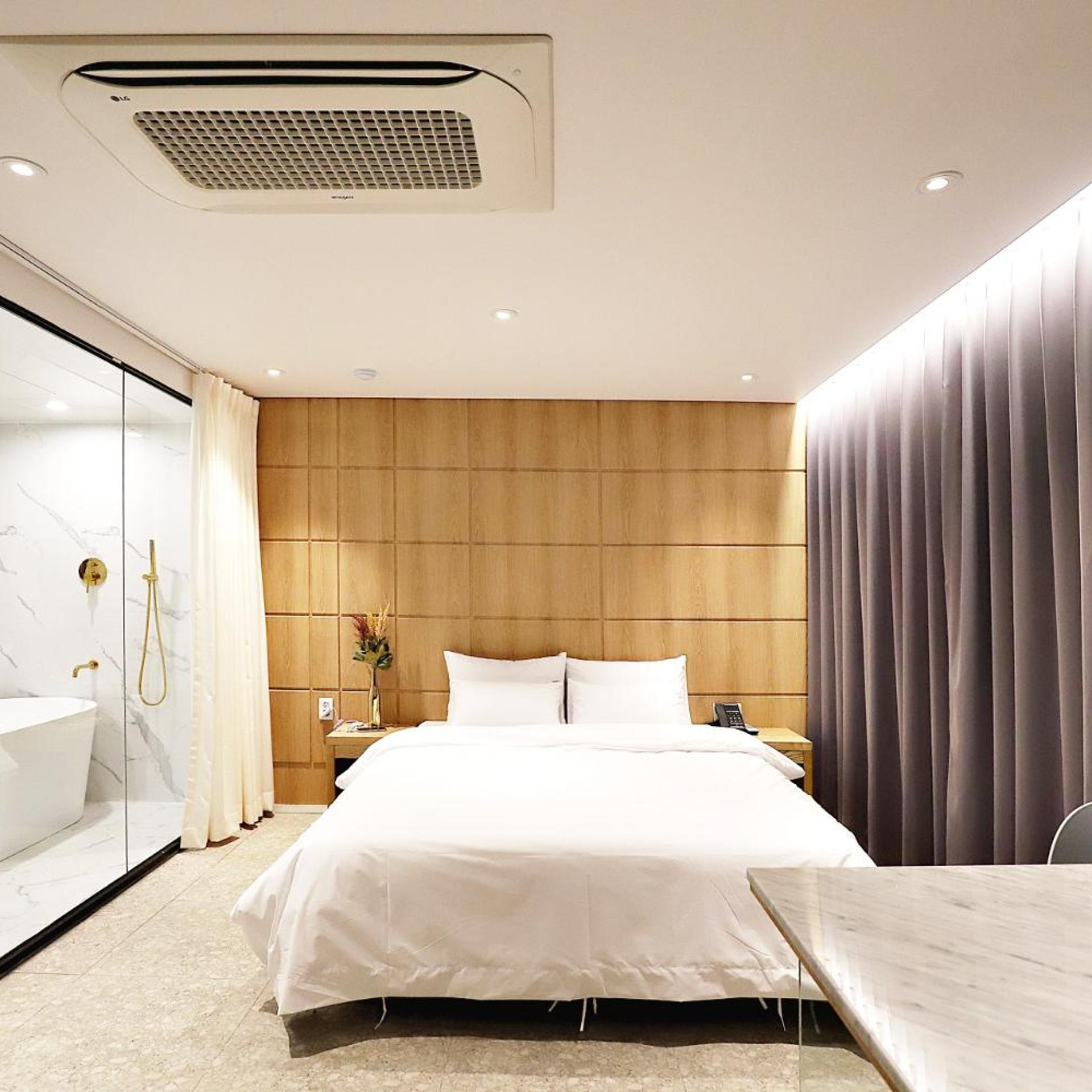 Room, Double Bed, Large