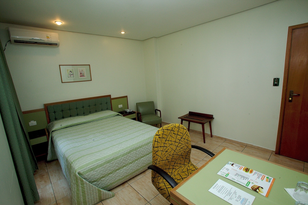 Hotel Cinelandia 14/40
