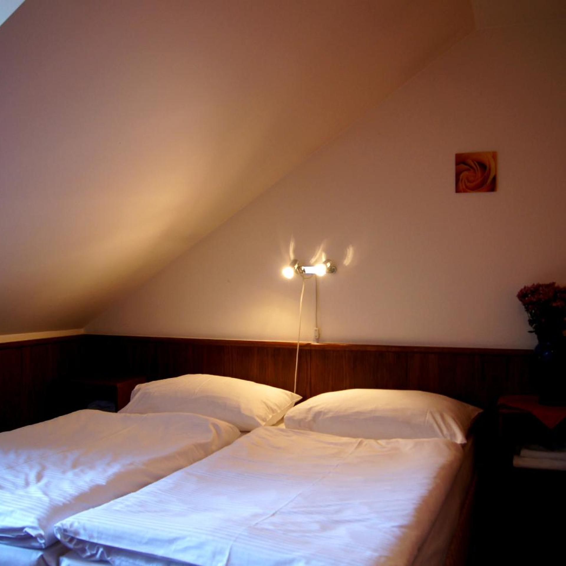 Floret Hotel 9/50