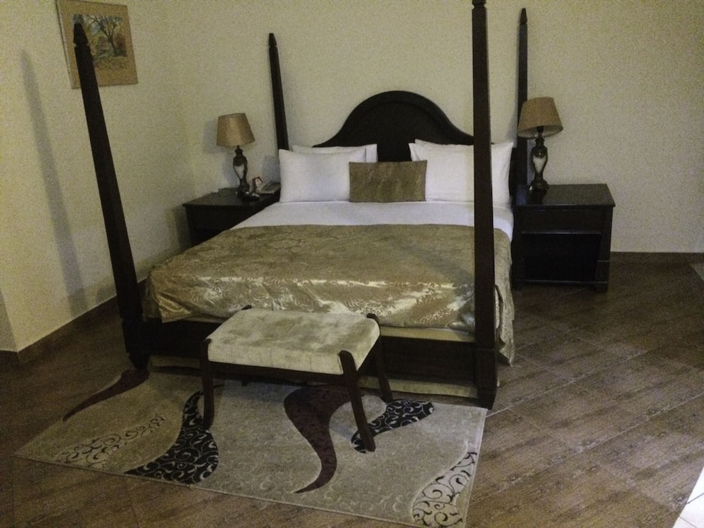 Grand Regency Hotel 50/50