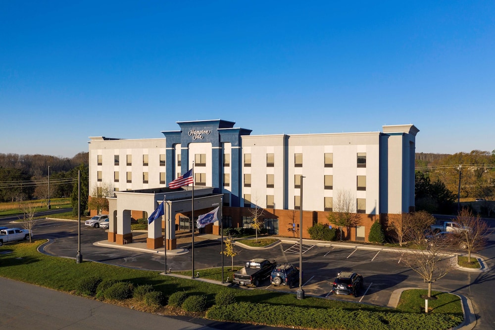 Hampton Inn Gretna 4/24