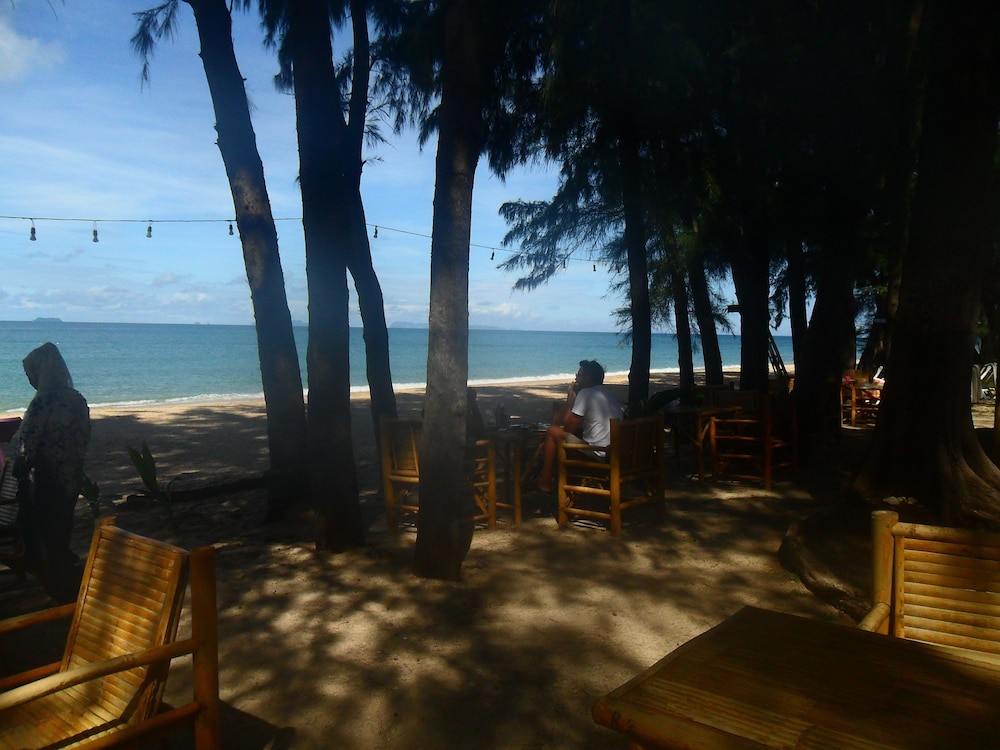 Lanta Palm Beach Resort 47/60