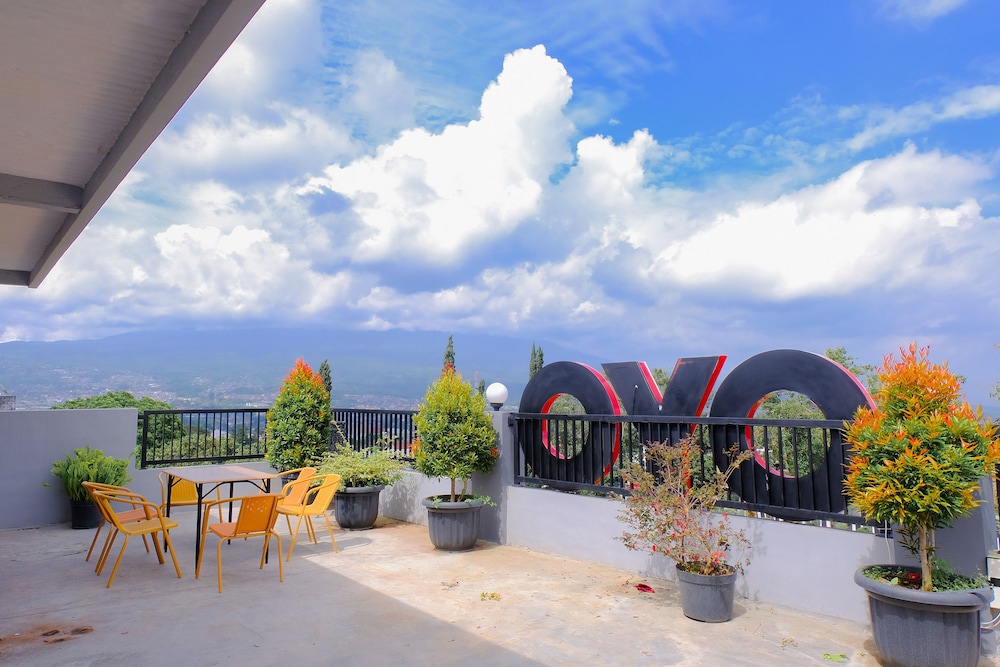 OYO 354 32 Guest House 38/40