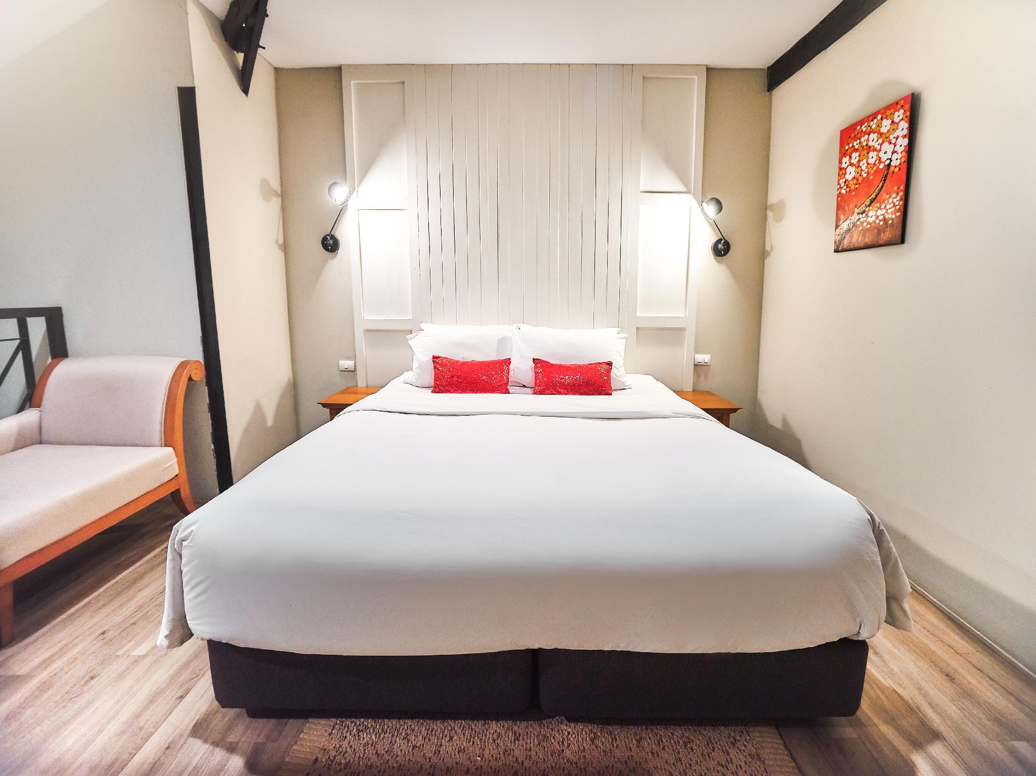 DUPLEX, SUITE, KING BED