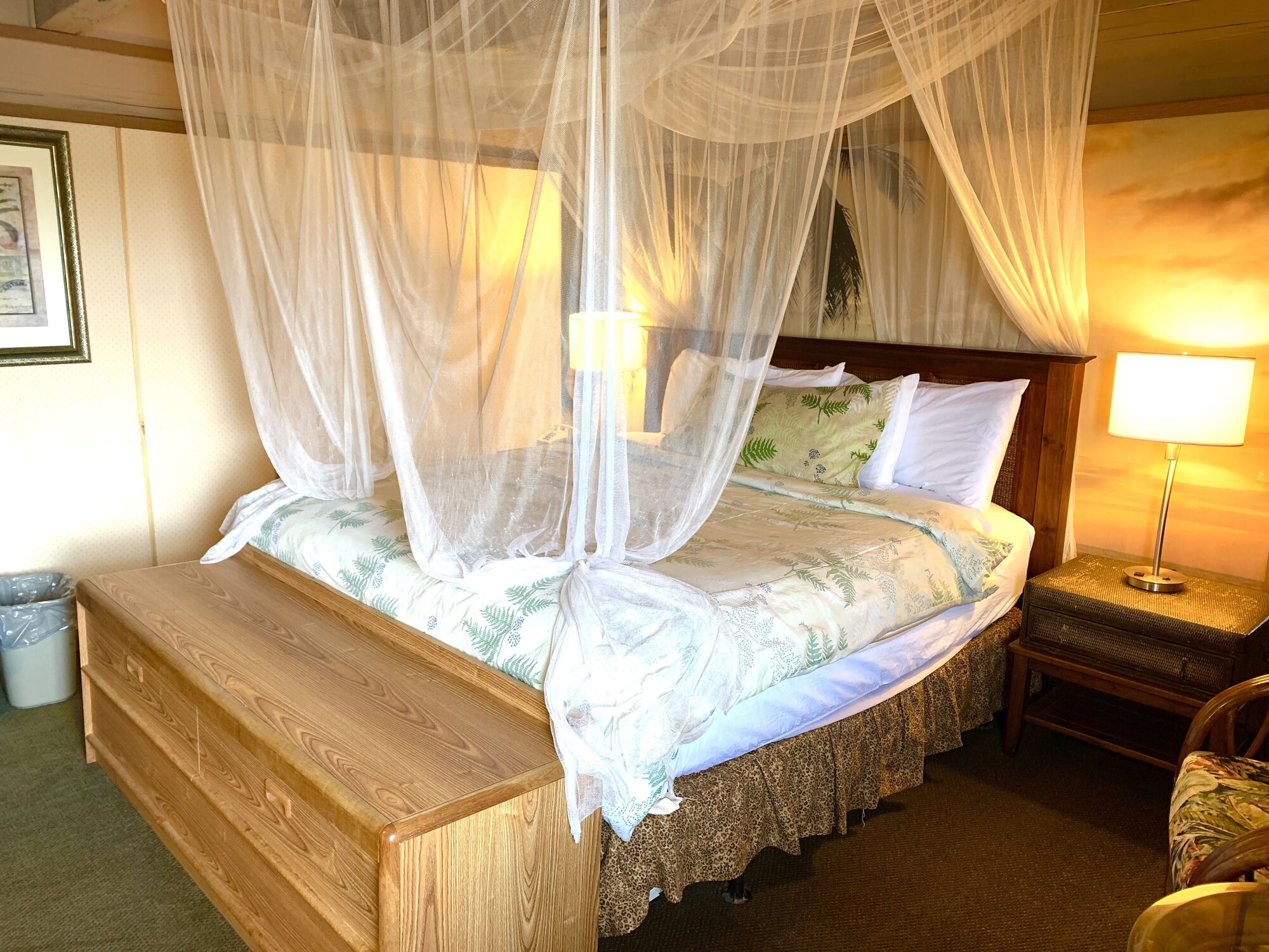 Cove, Paradise, King Bed, Main Floor