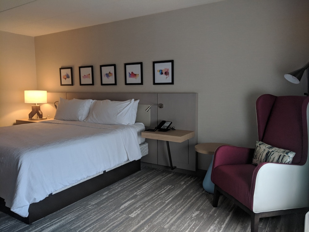 Evolution, King Bed, Sofa
