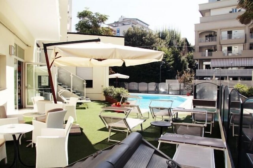 Hotel Bellevue 25/41