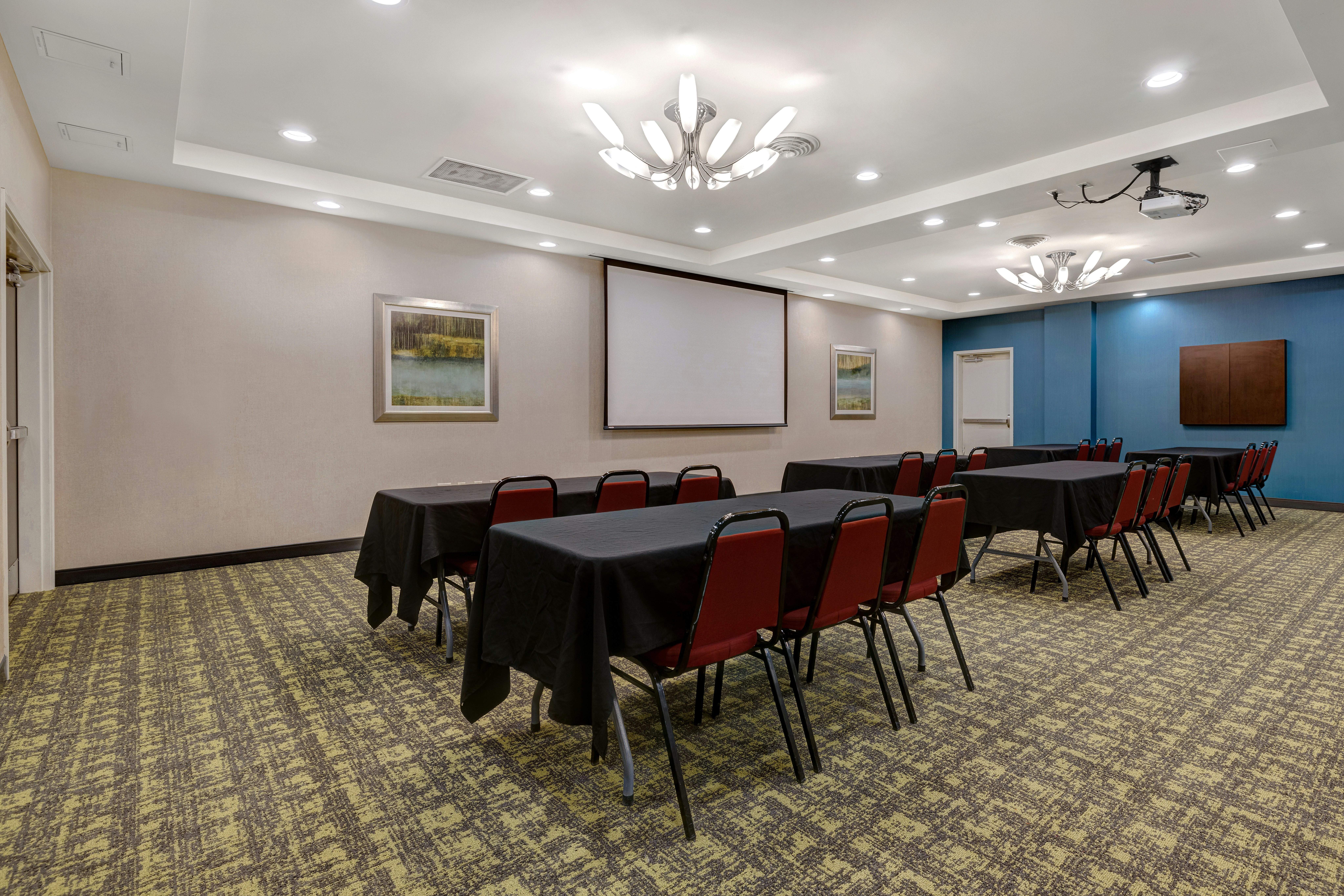 Hampton Inn & Suites Seattle/Federal Way 24/25
