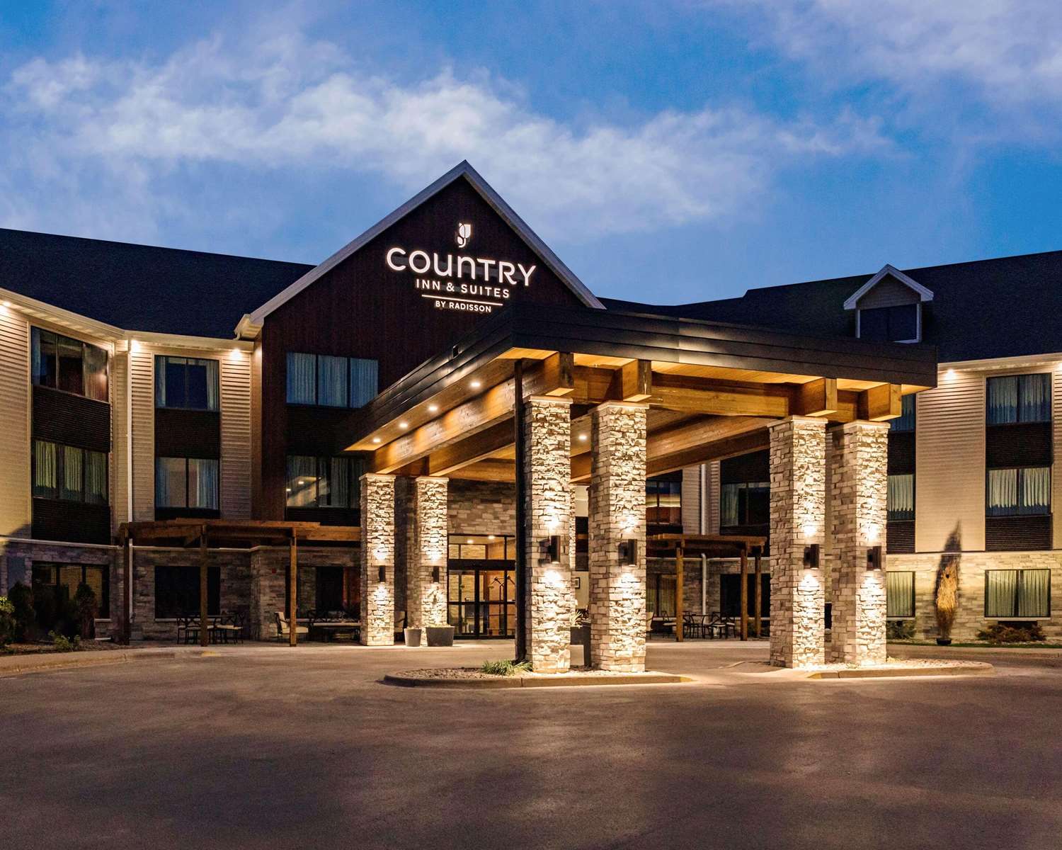 Country Inn & Suites by Radisson, Appleton Airport - Fox River Mall Area 1/20