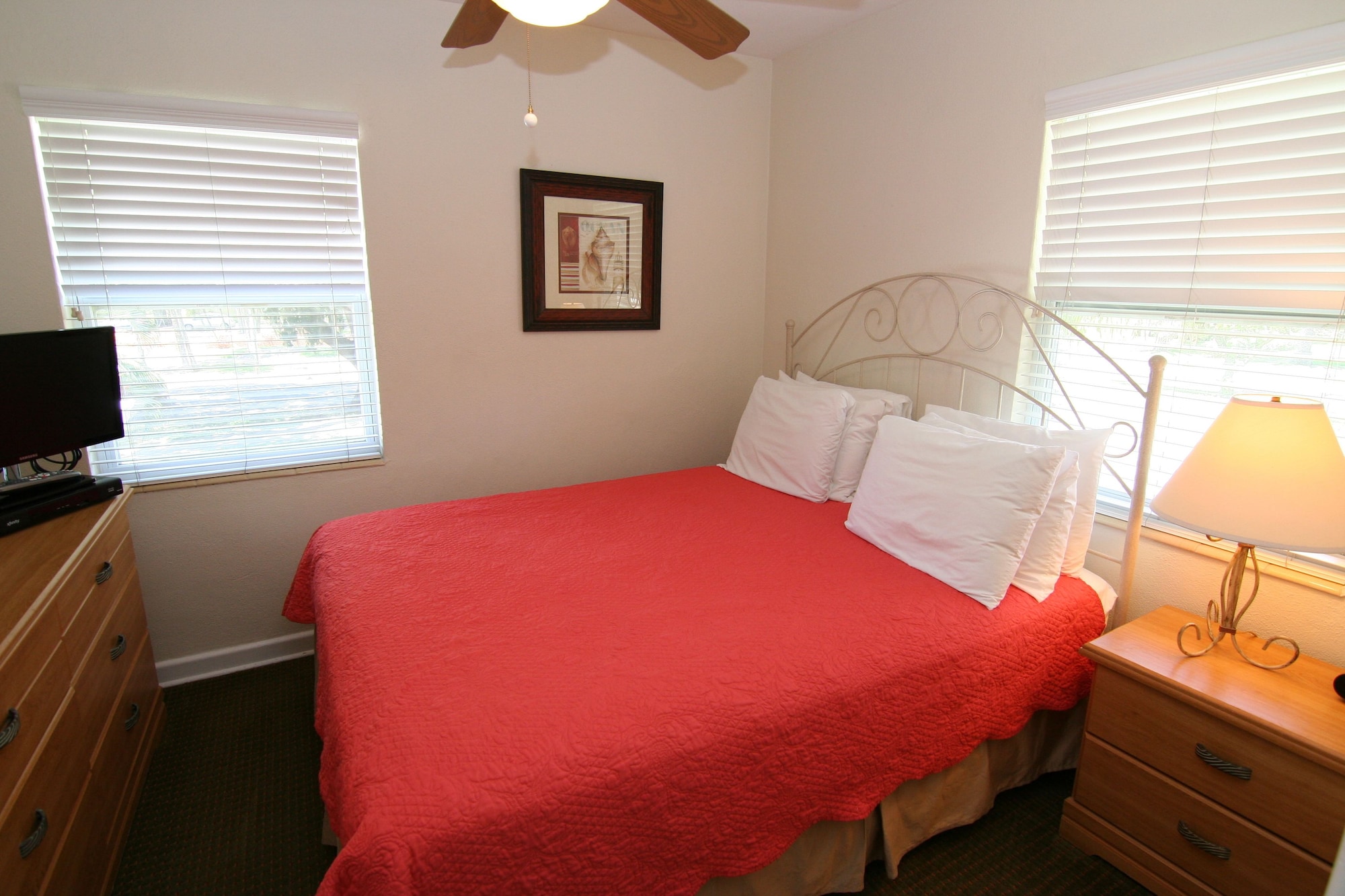 1 Bedroom, Downstairs, Standard, Queen Bed, Kitchen