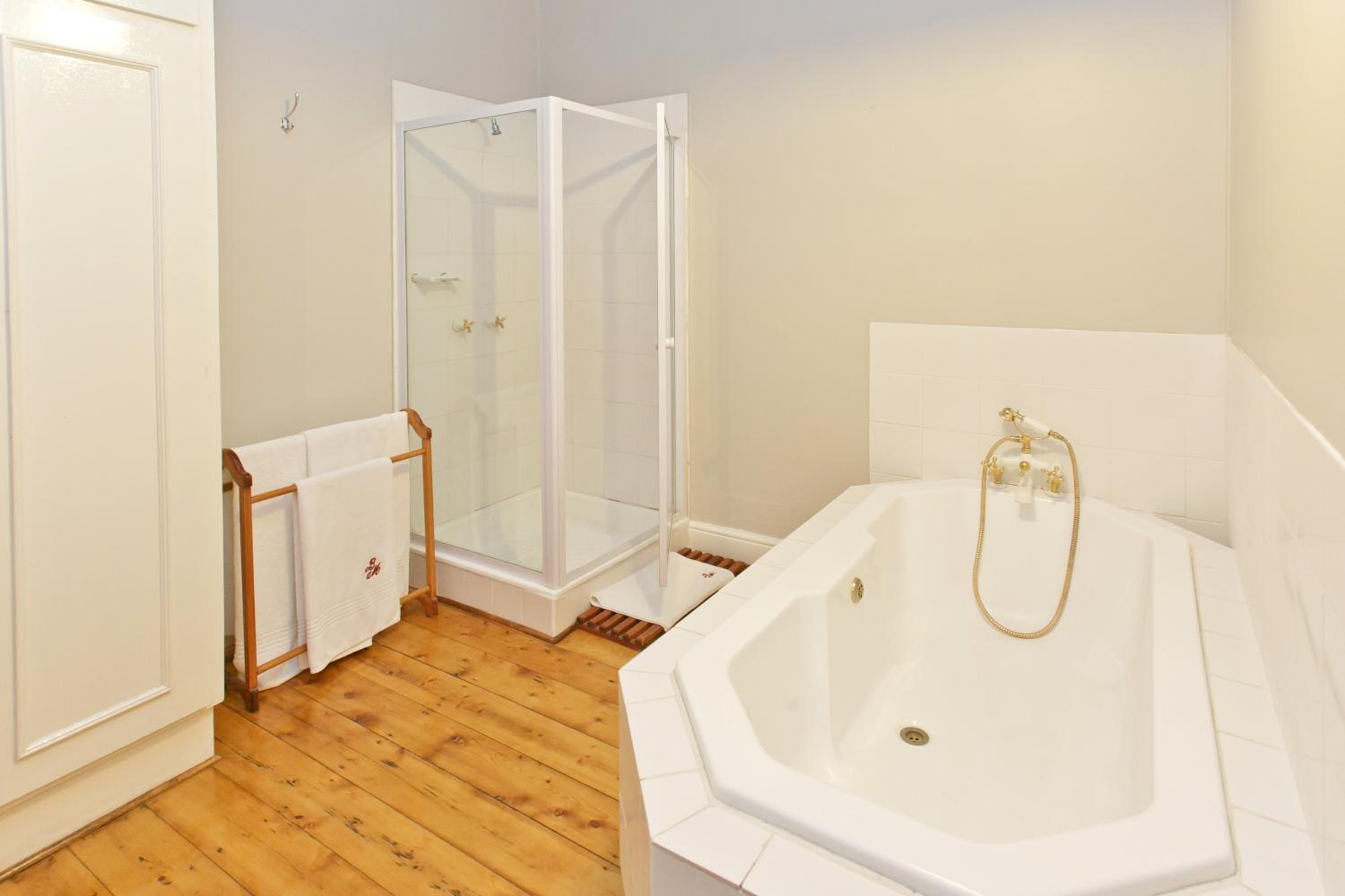 غرفة قياسية بسرير مزدوج، Beaufort Manor Country Lodge 7/7