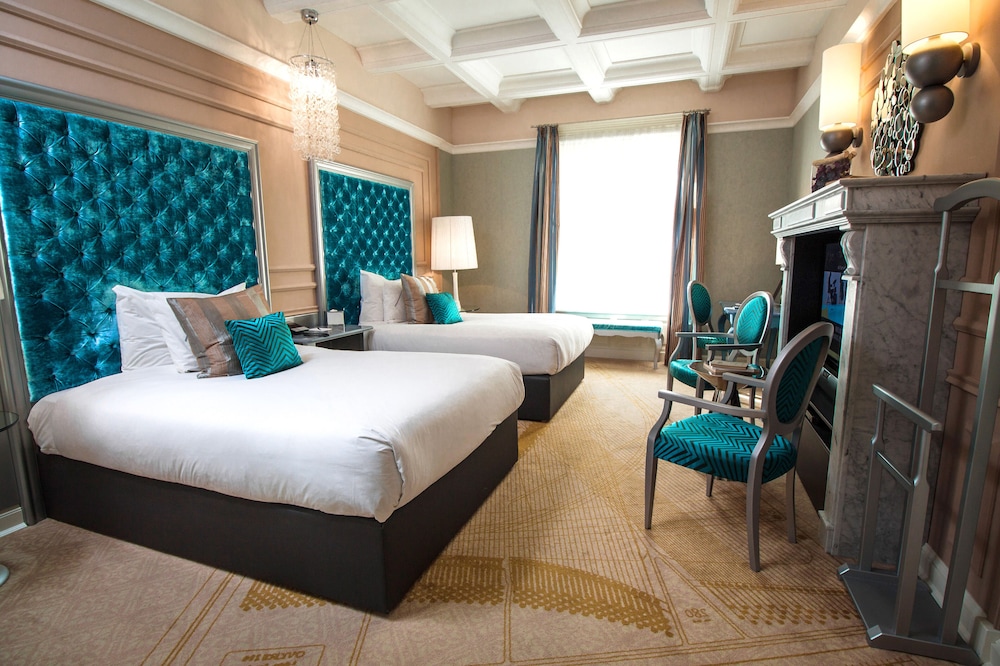 GRAND, LUXURY, 2 DOUBLE BEDS