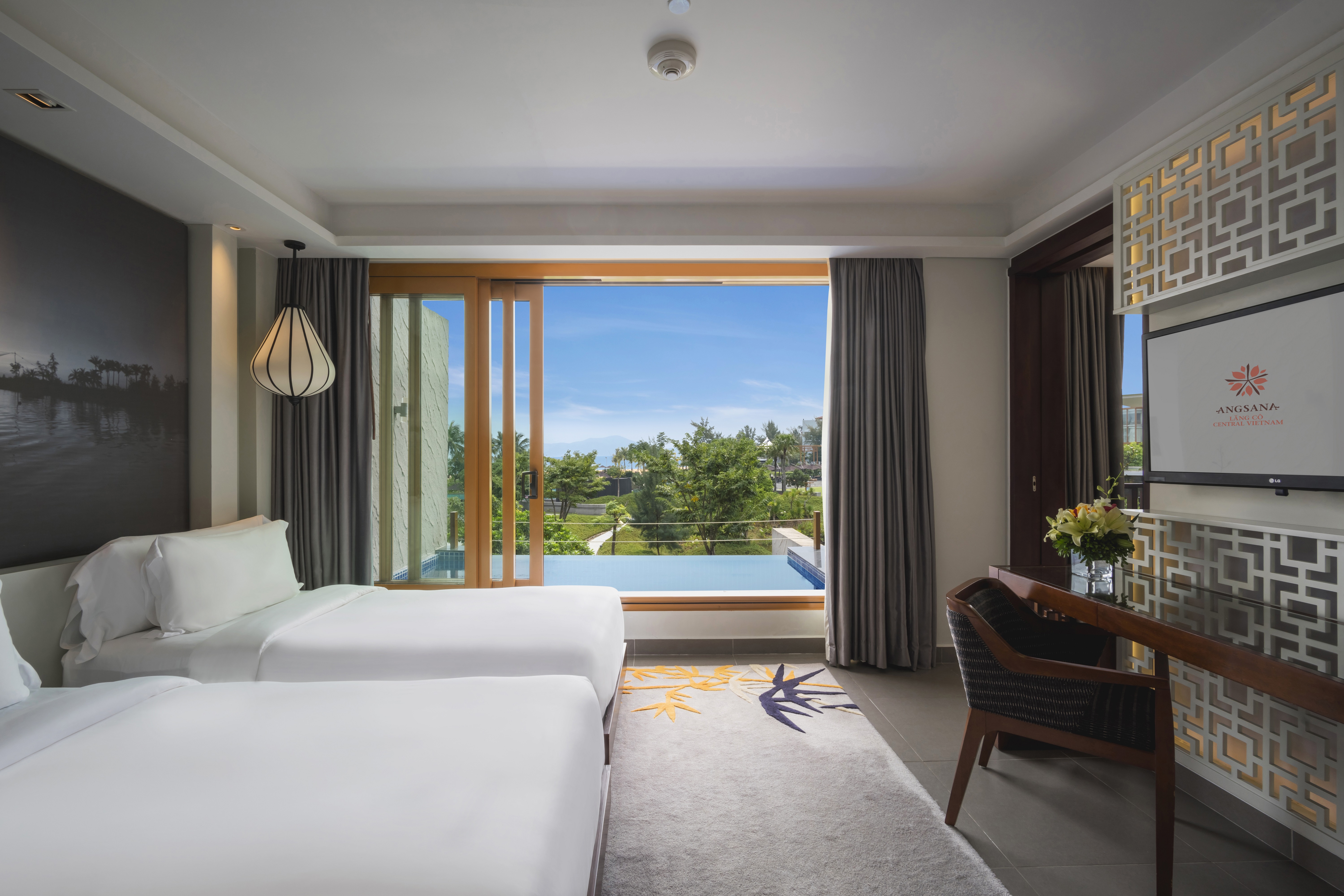Pool, Junior Suite, Twin Beds, Sea View