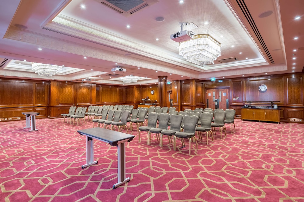 Radisson Blu Hotel, London Heathrow 34/55