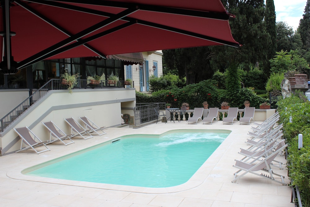 Villa Carlotta 3/56