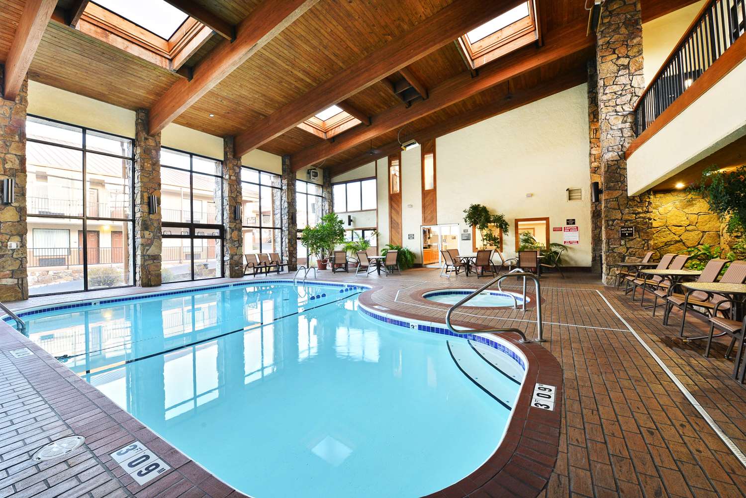 Best Western Center Pointe Inn 8/21