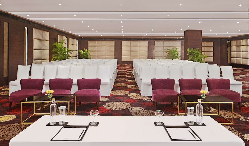 Radisson Hotel Agra 57/68